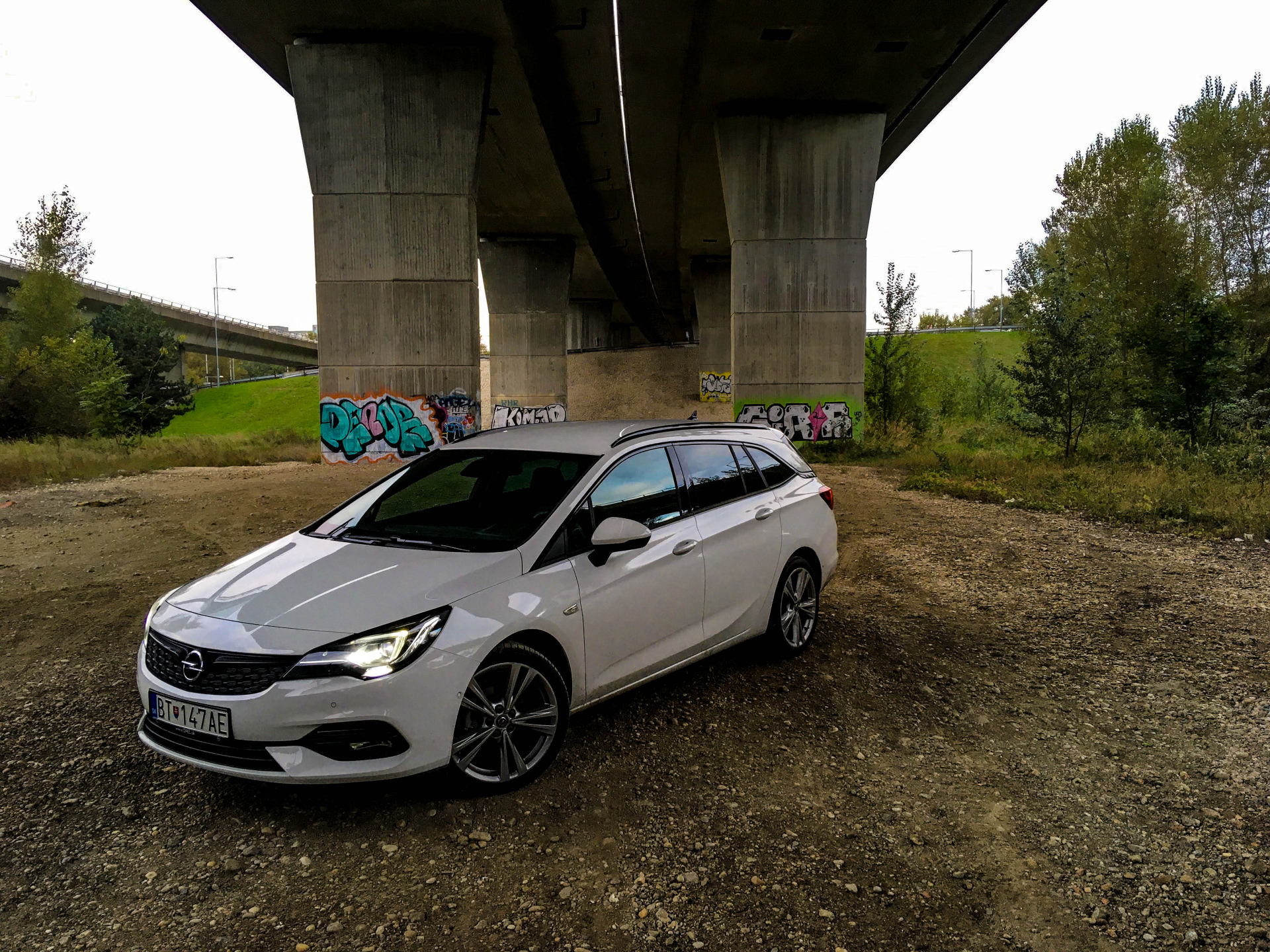 Opel Astra ST 1.2 Turbo - Kus kvalitného rodinného auta, FACTS. -  UpShifter.sk