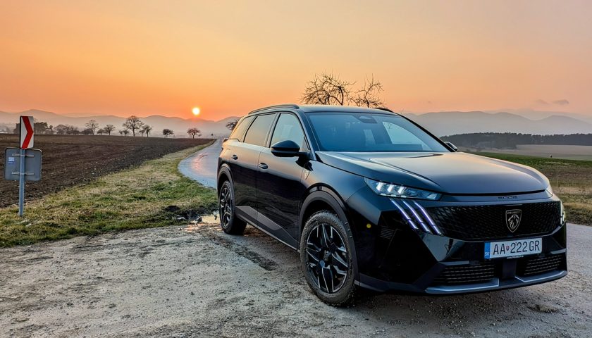 Peugeot 5008 Hybrid